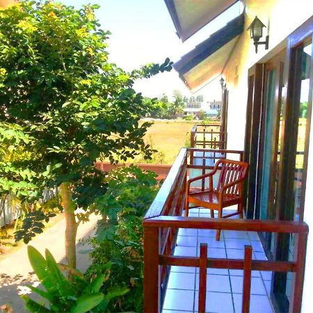 Thong Paeka Hotel Prasat エクステリア 写真