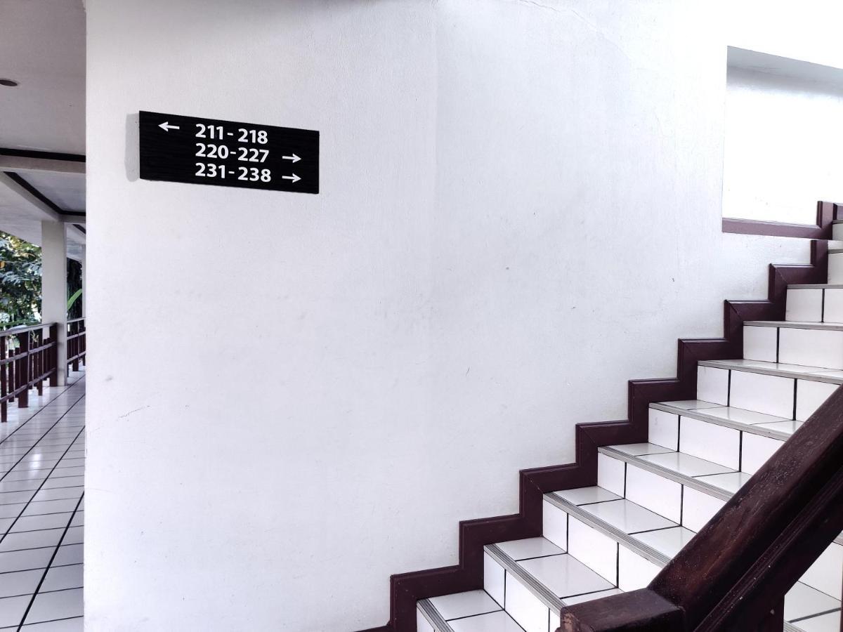 Thong Paeka Hotel Prasat エクステリア 写真
