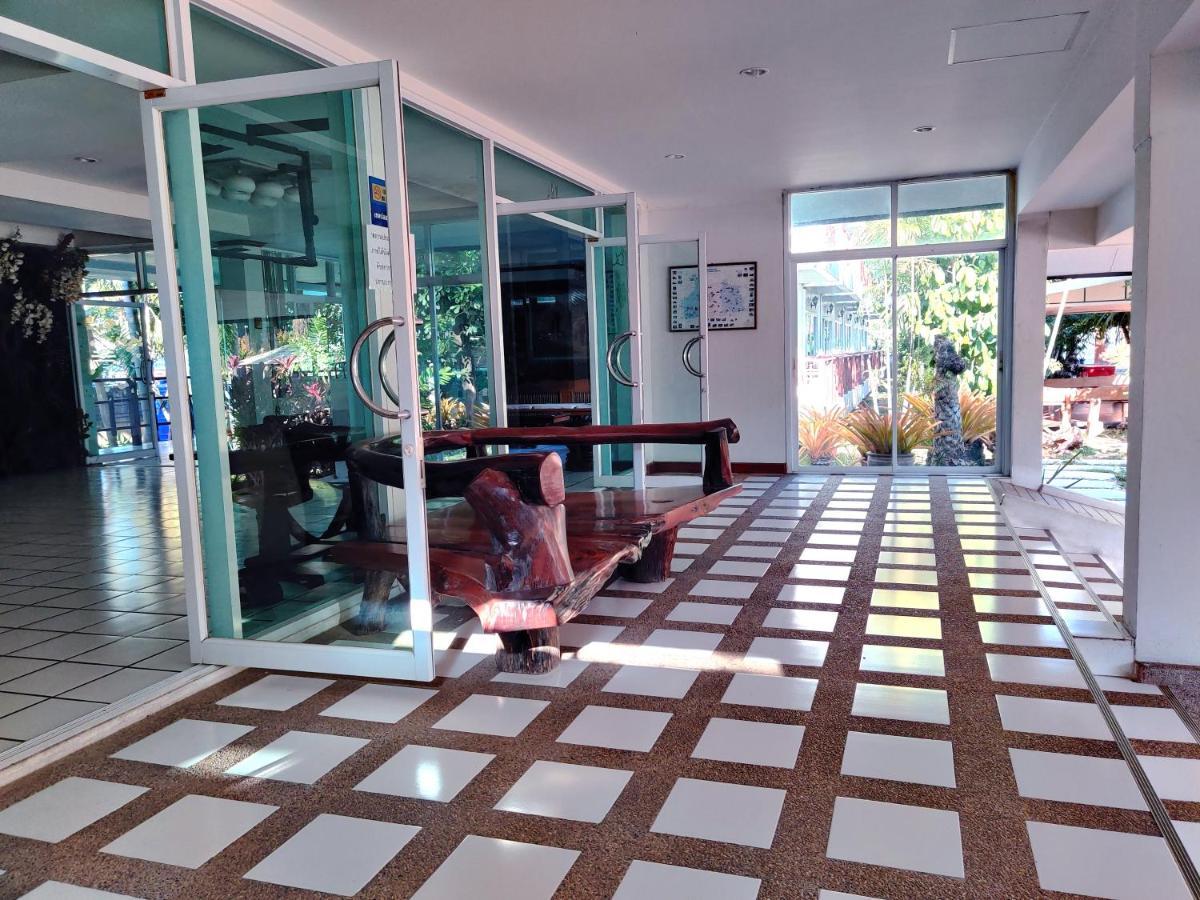 Thong Paeka Hotel Prasat エクステリア 写真