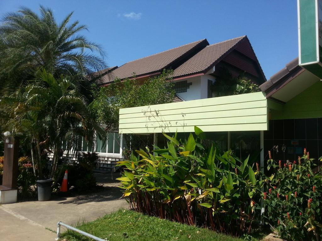 Thong Paeka Hotel Prasat エクステリア 写真