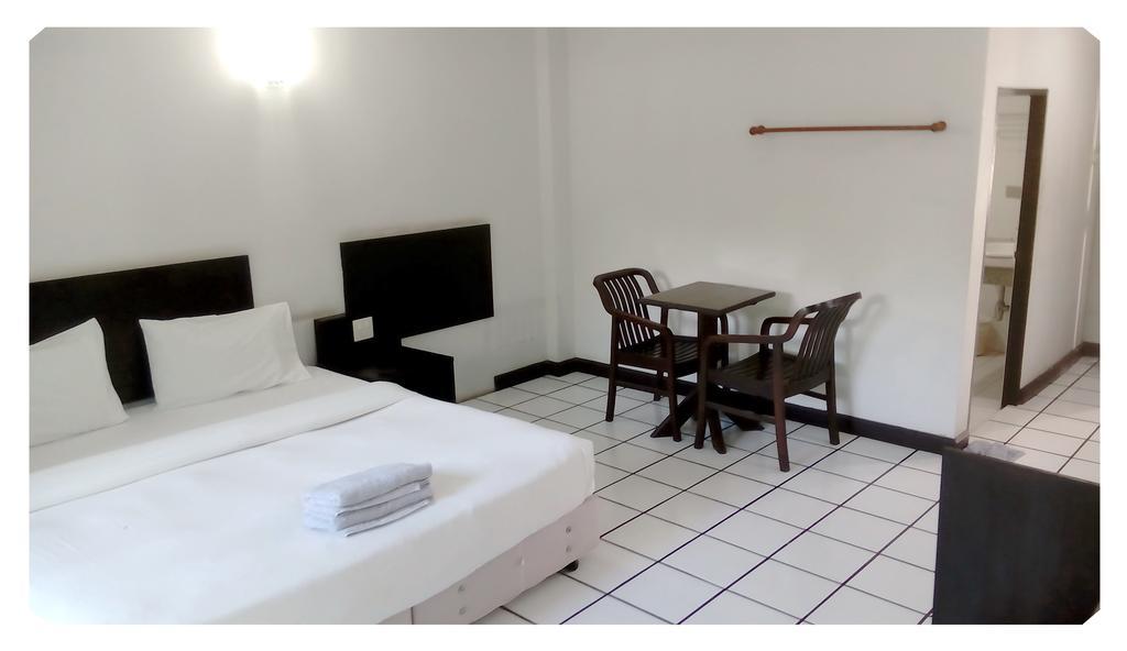 Thong Paeka Hotel Prasat 部屋 写真