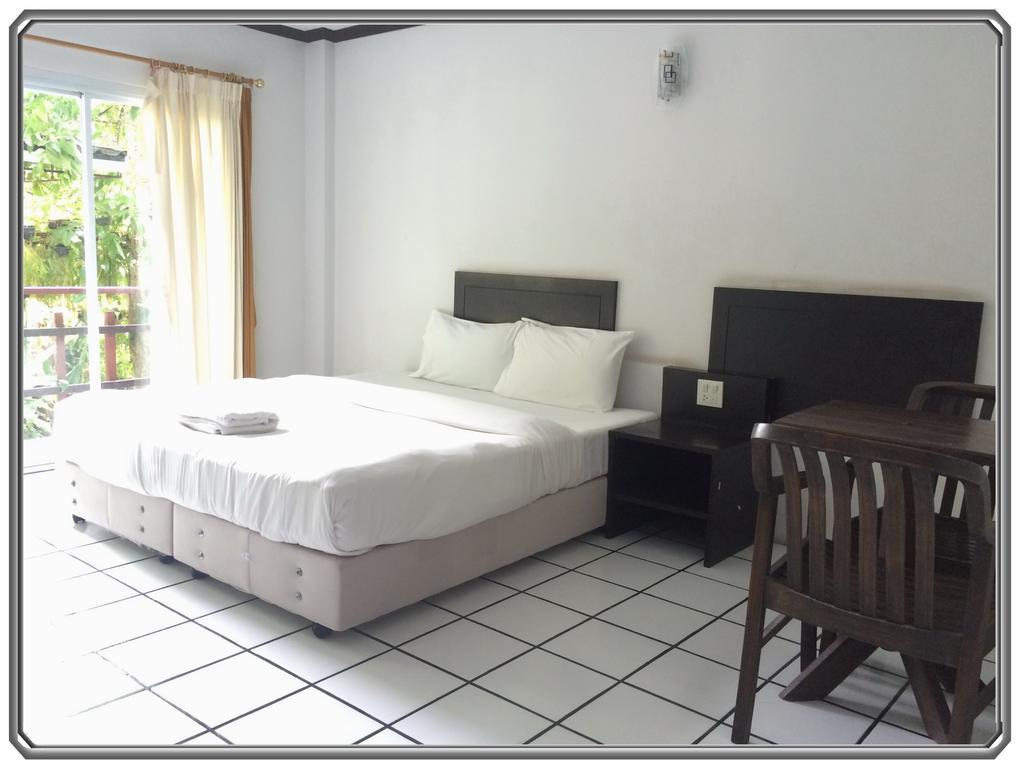 Thong Paeka Hotel Prasat 部屋 写真