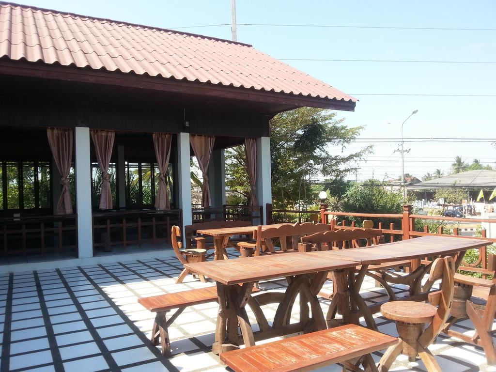 Thong Paeka Hotel Prasat エクステリア 写真