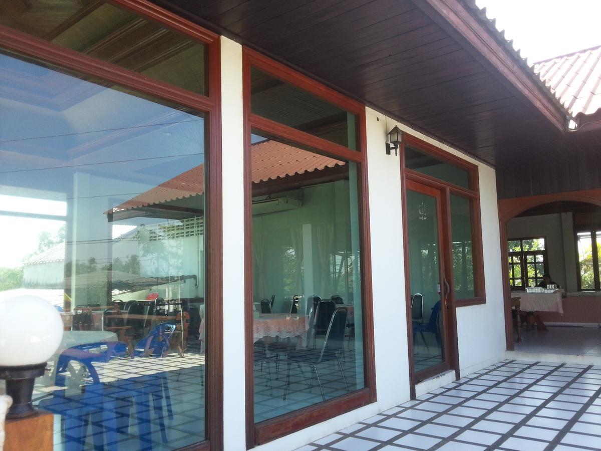Thong Paeka Hotel Prasat エクステリア 写真