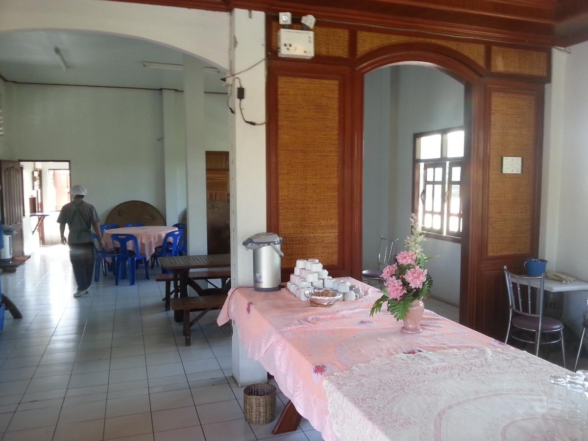 Thong Paeka Hotel Prasat エクステリア 写真